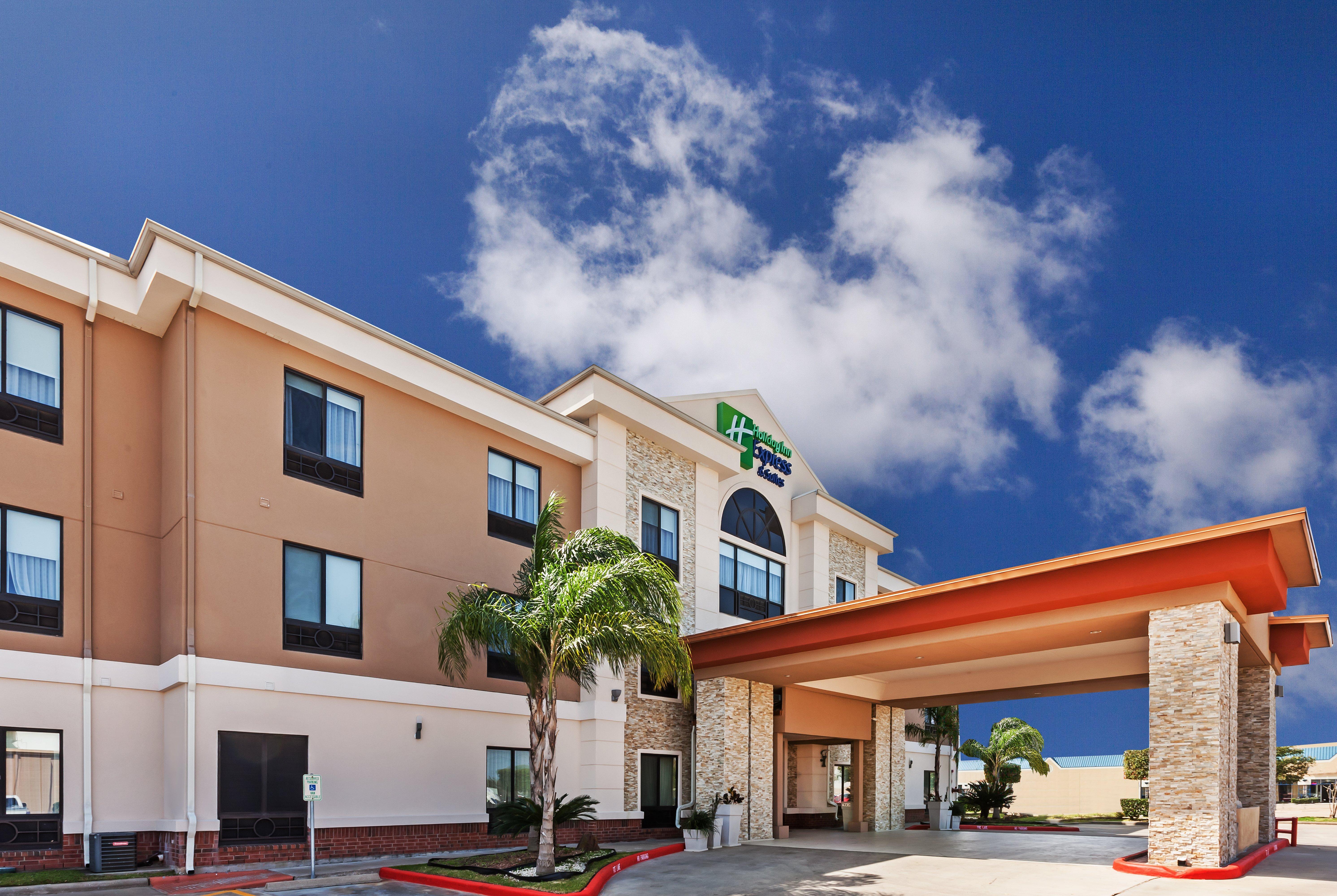 Holiday Inn Express & Suites Houston East By Ihg Exterior photo