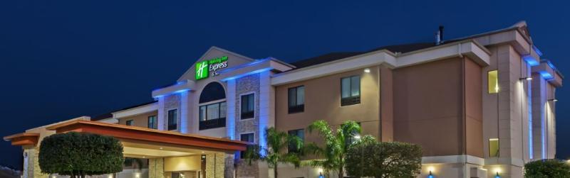 Holiday Inn Express & Suites Houston East By Ihg Exterior photo
